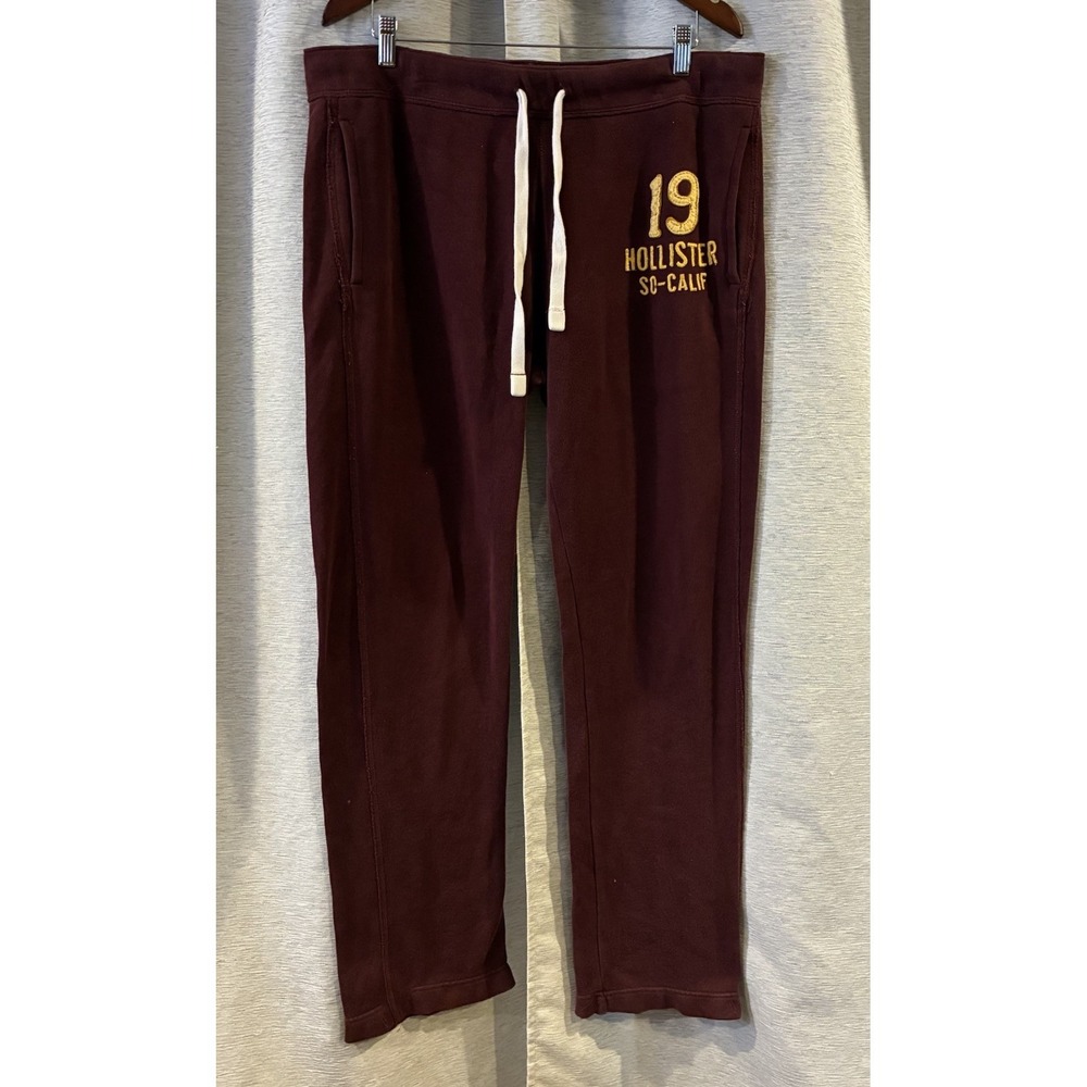 Hollister So-Californian maroon sweatpants with a logo graphic appliqué Large